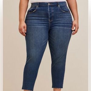 NEW Torrid Premium Mom Straight Jean